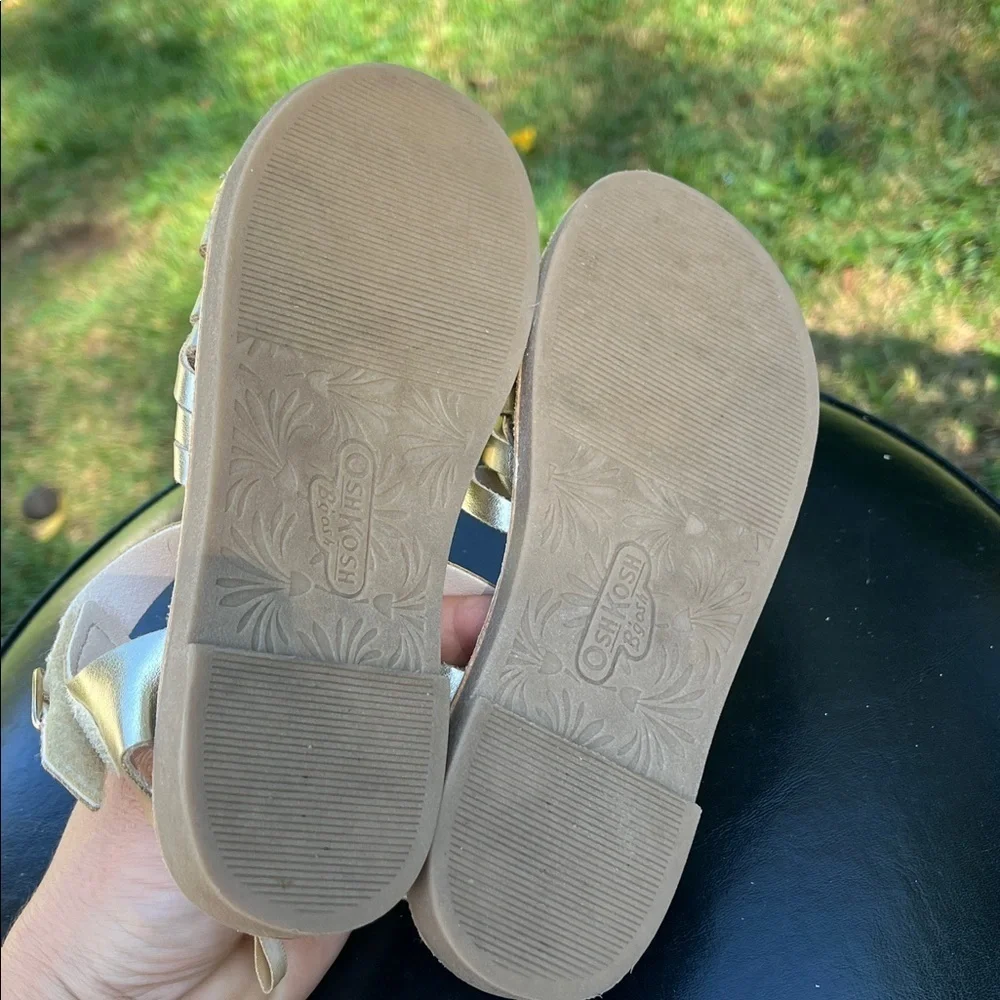 Oshkosh kids flat sandals with velcro ankle strap, Dolores,metallic gold,size 13